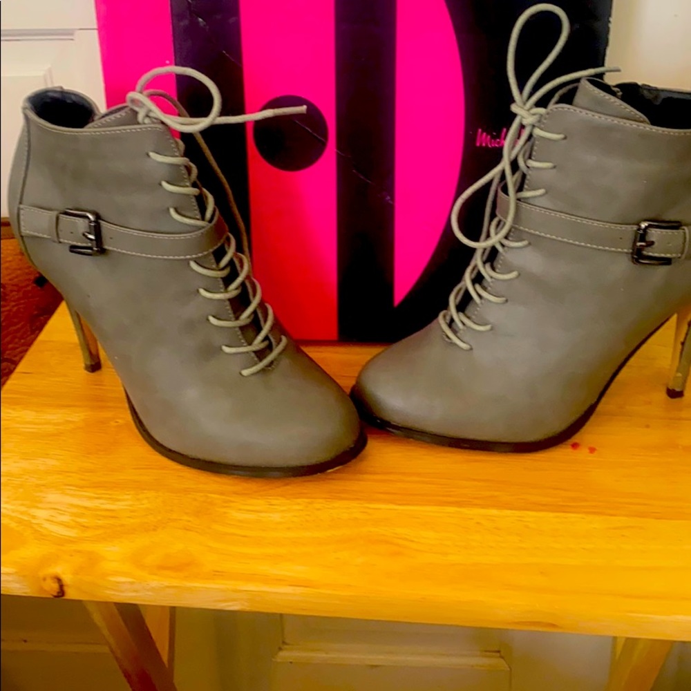 Ankle lace up boots